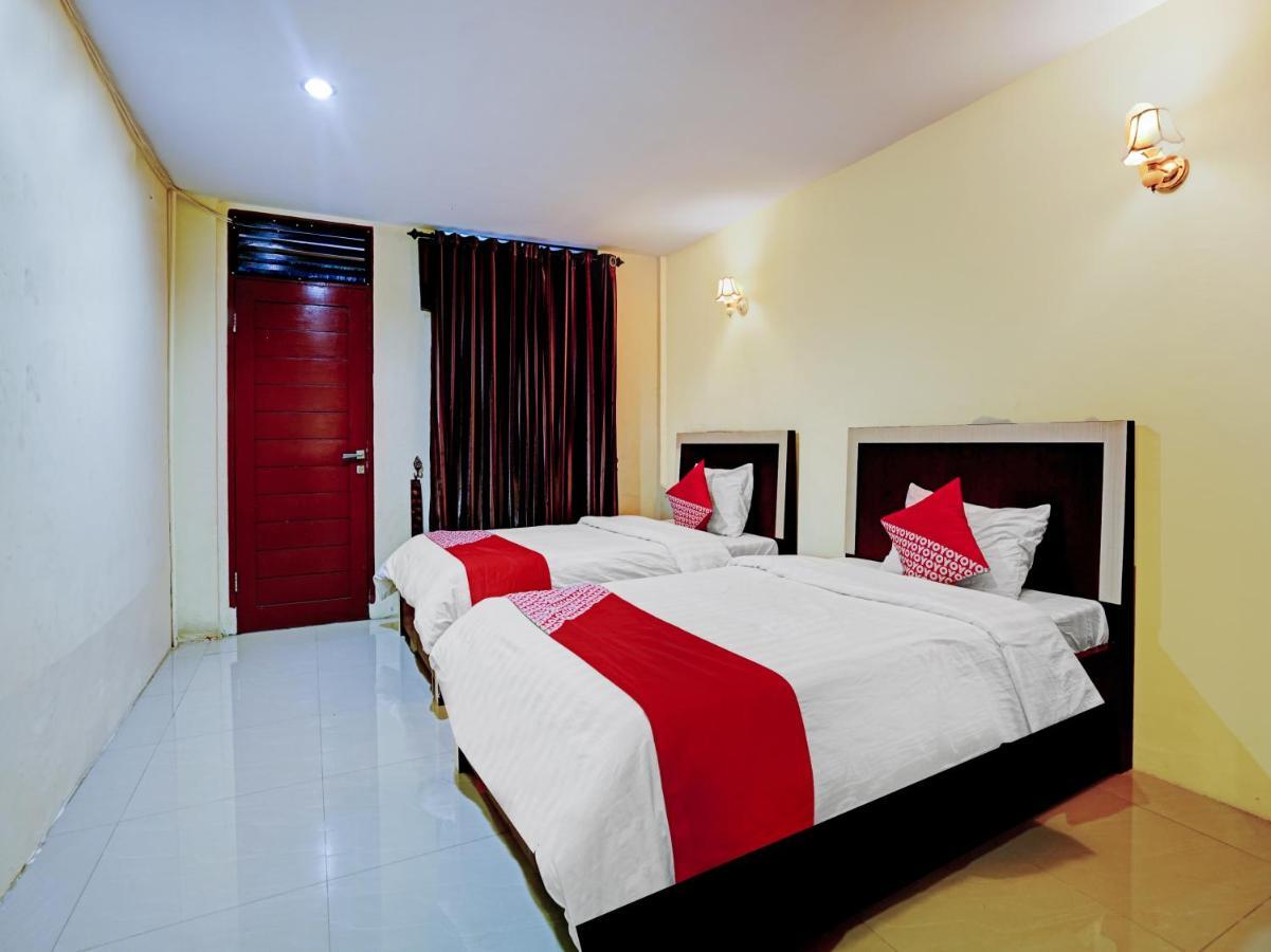 Oyo 90331 Hotel Toba Shanda Parapat Kültér fotó