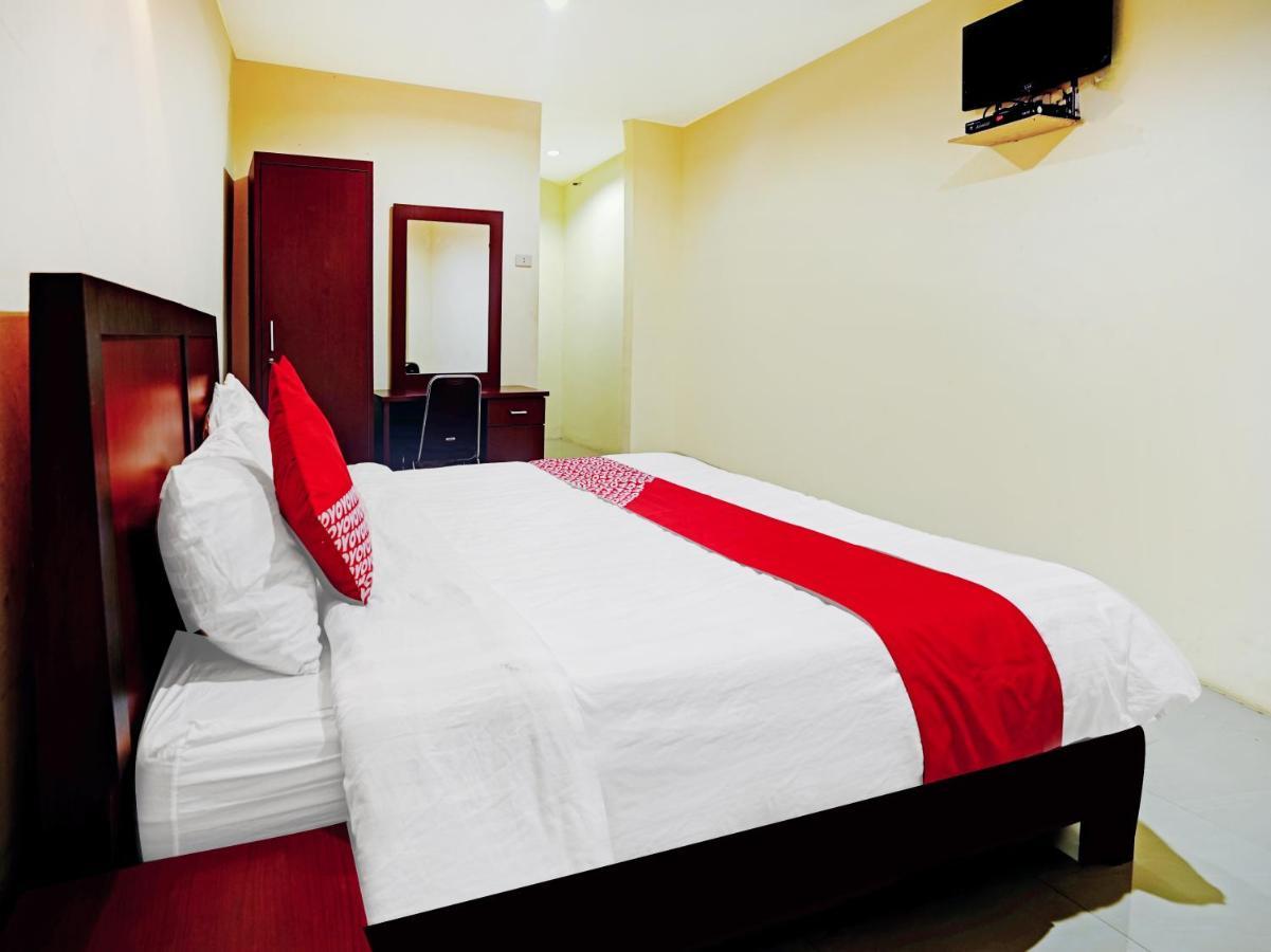 Oyo 90331 Hotel Toba Shanda Parapat Kültér fotó