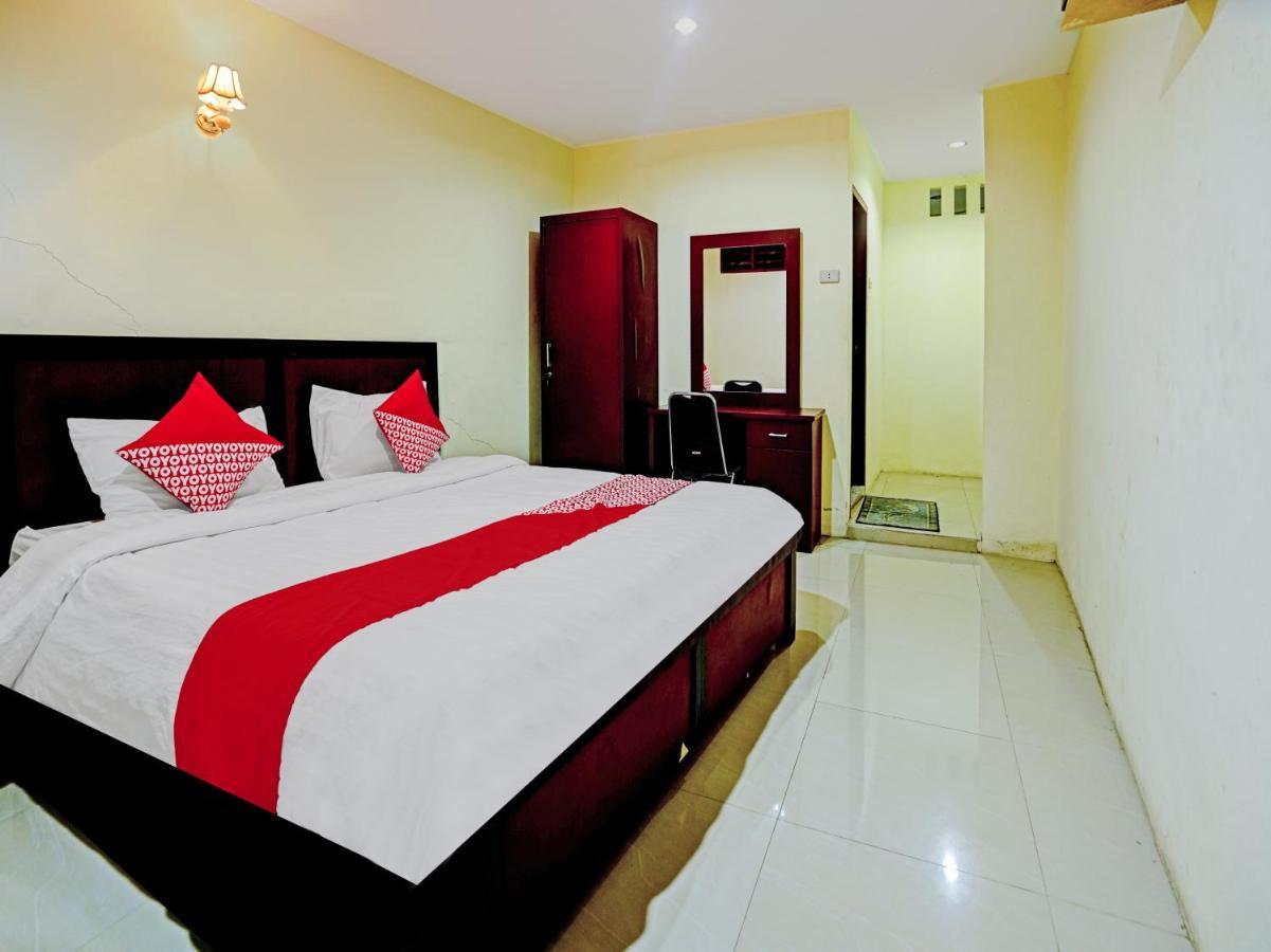 Oyo 90331 Hotel Toba Shanda Parapat Kültér fotó