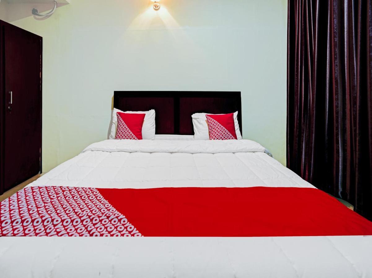 Oyo 90331 Hotel Toba Shanda Parapat Kültér fotó