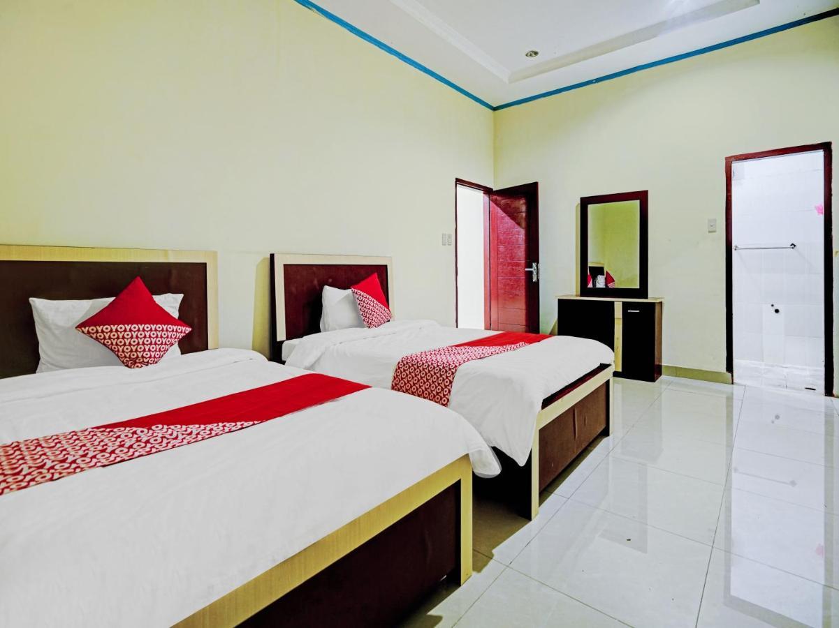 Oyo 90331 Hotel Toba Shanda Parapat Kültér fotó