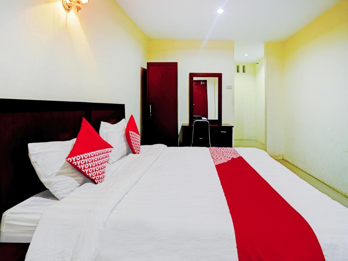 Oyo 90331 Hotel Toba Shanda Parapat Kültér fotó