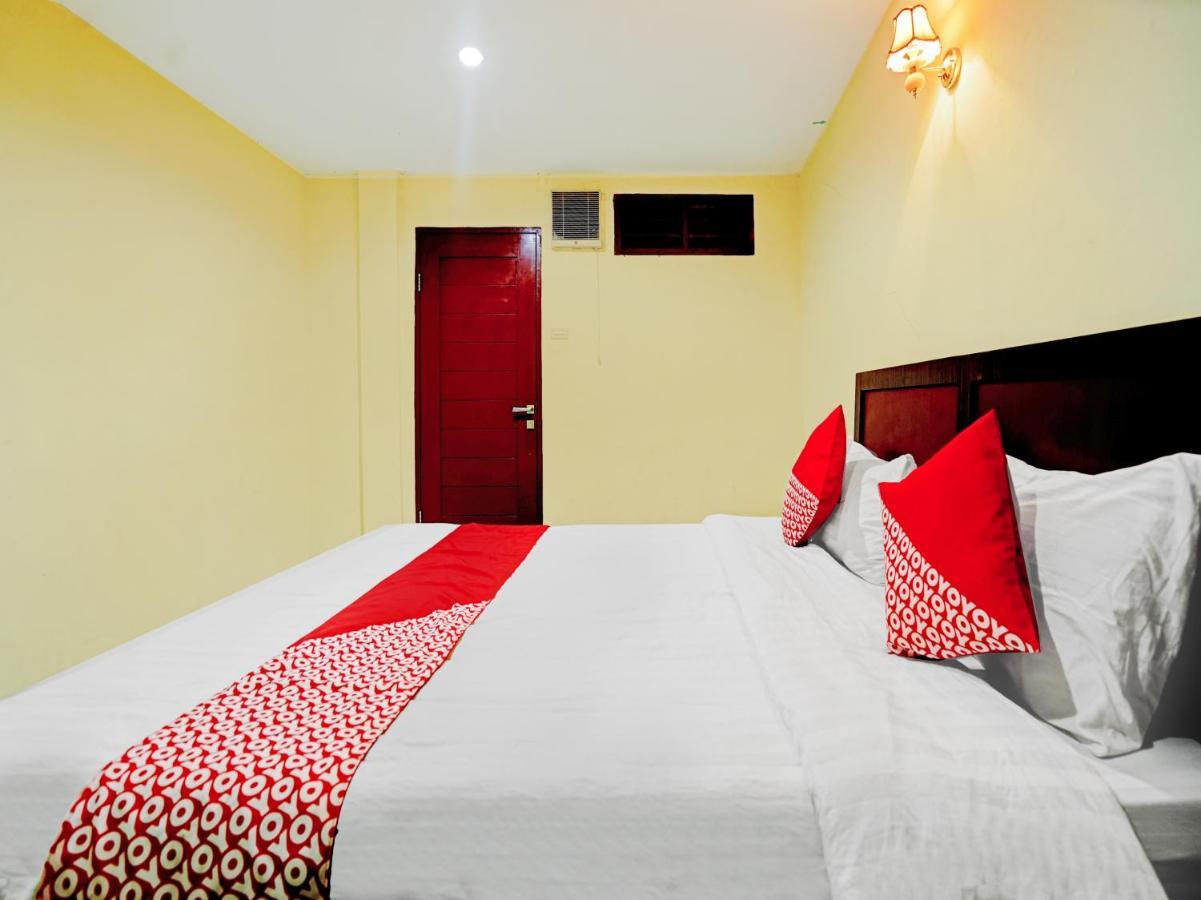 Oyo 90331 Hotel Toba Shanda Parapat Kültér fotó