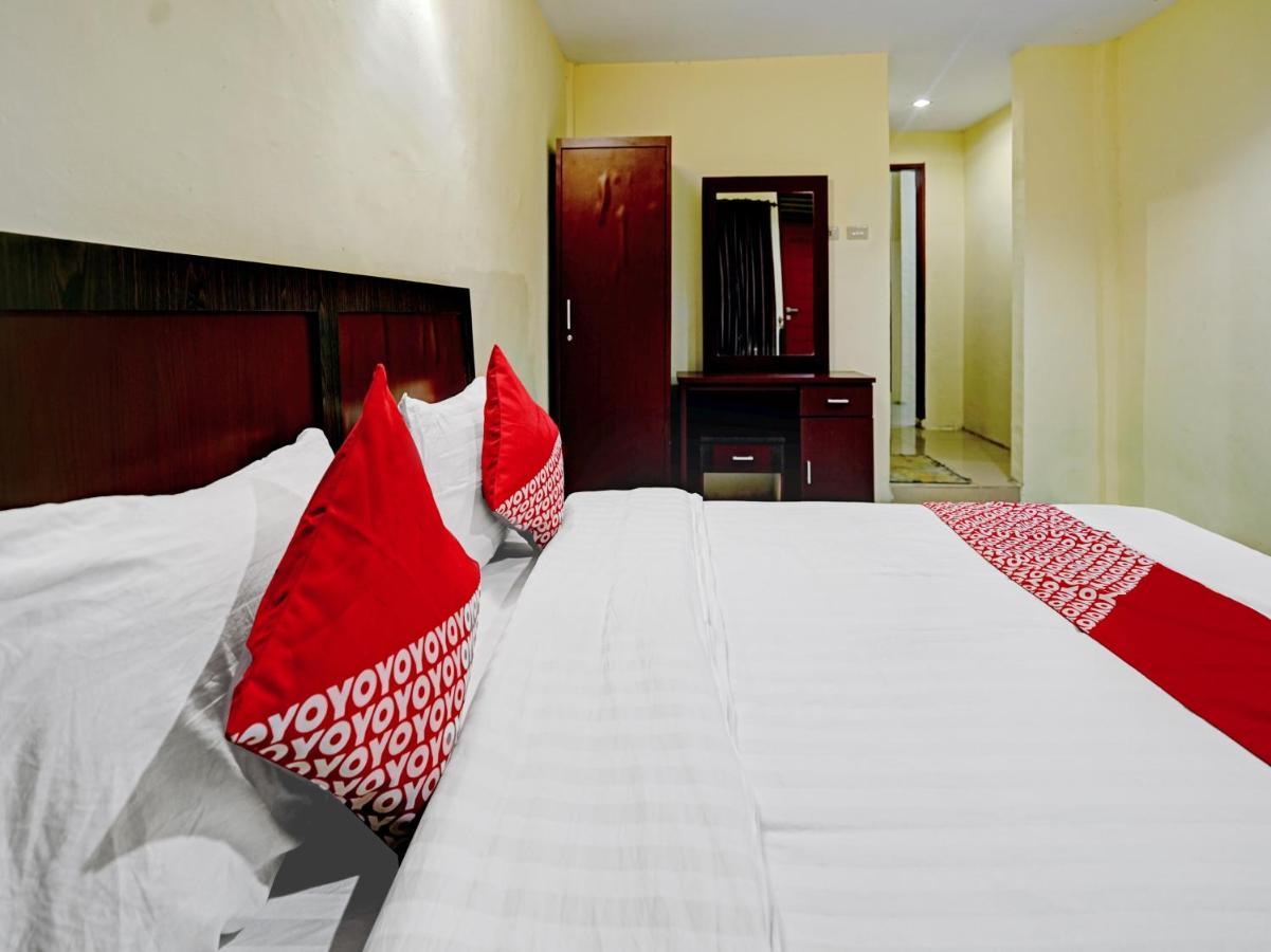 Oyo 90331 Hotel Toba Shanda Parapat Kültér fotó