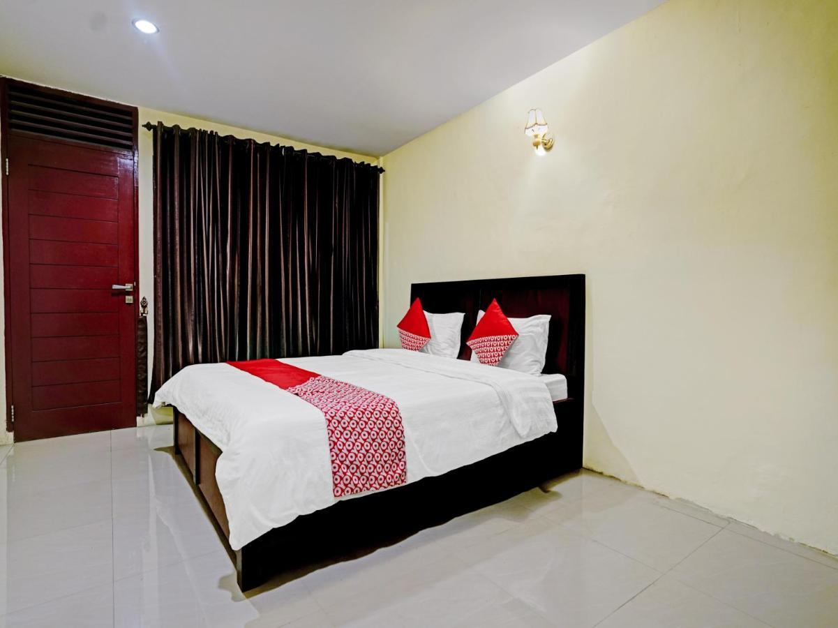 Oyo 90331 Hotel Toba Shanda Parapat Kültér fotó