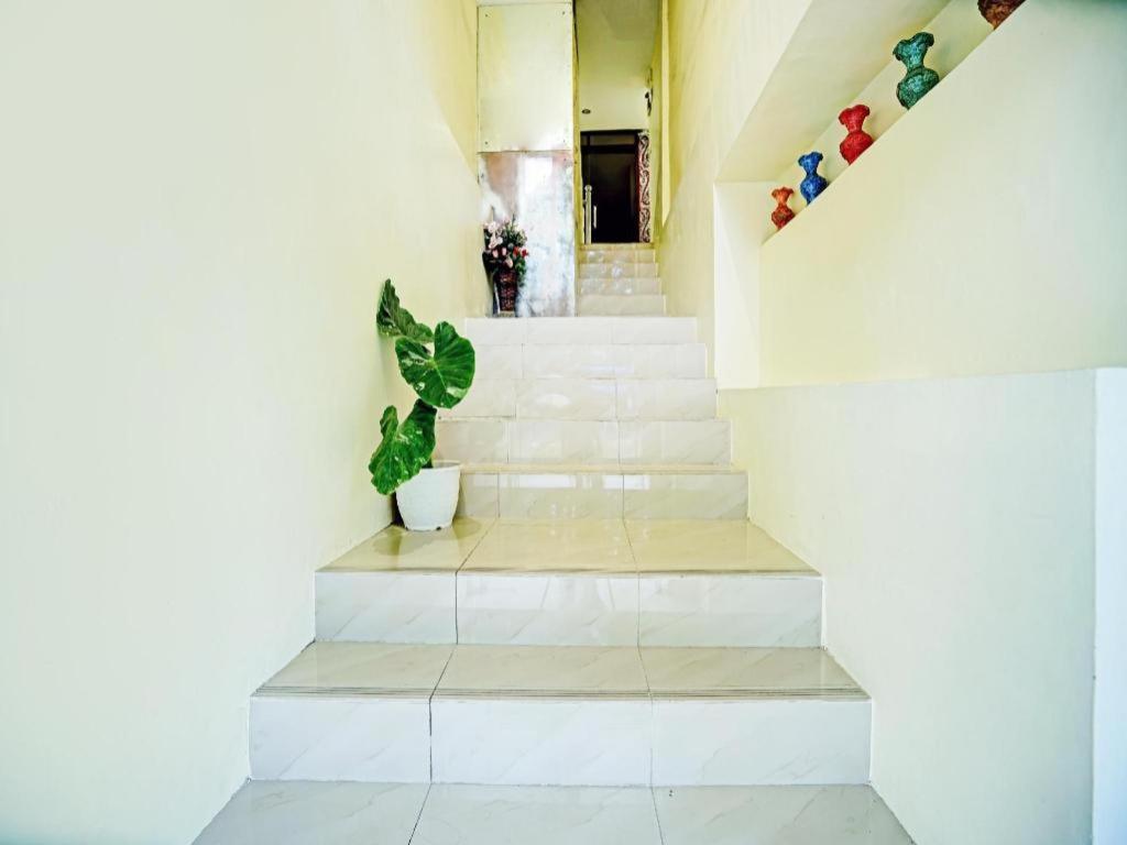 Oyo 90331 Hotel Toba Shanda Parapat Kültér fotó